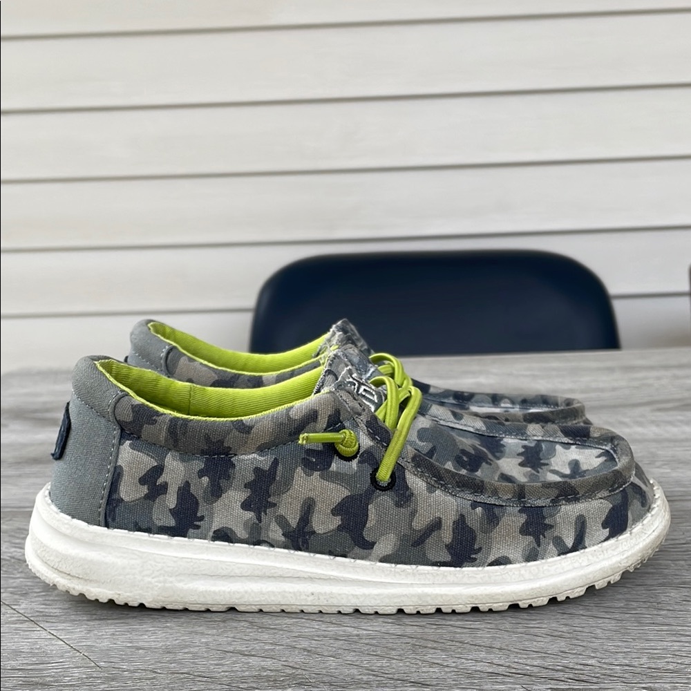 Hey Dude Wally Youth Kids Shoes Size 1 Unisex
